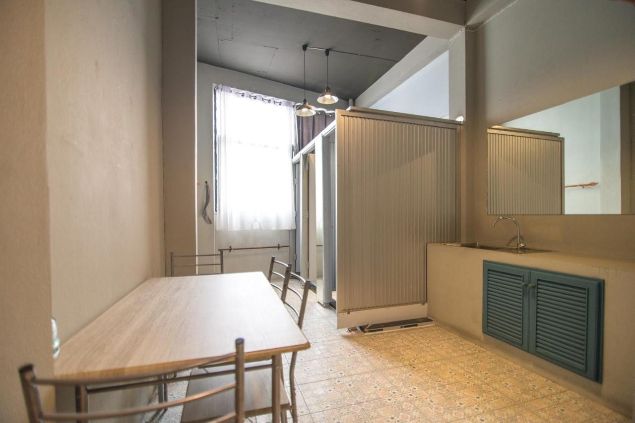 Tha Hostel Chiang Mai Zewnętrze zdjęcie